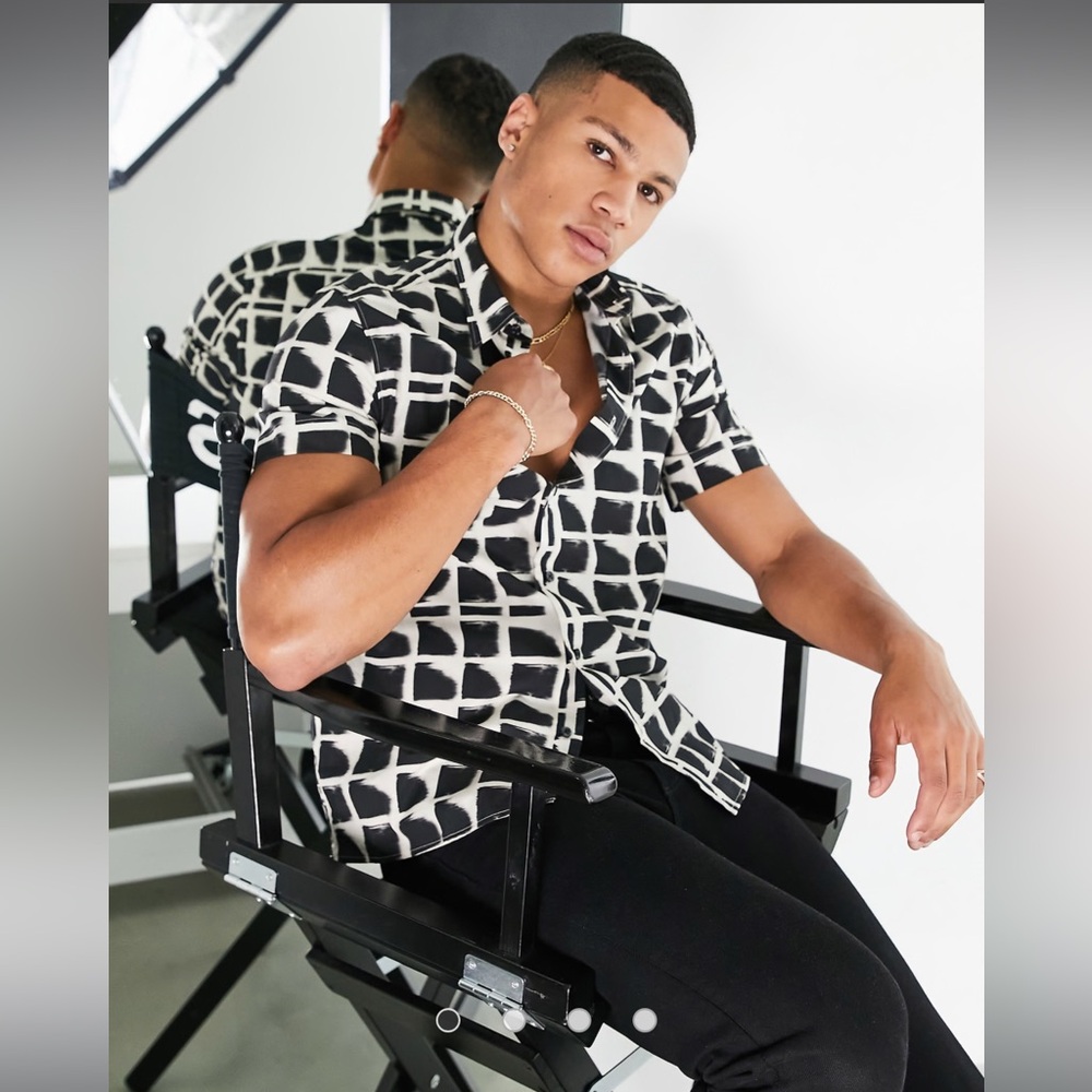 HUGO Ebor geo print short sleeve shirt in black